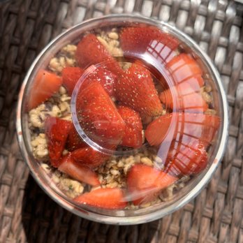 Rush Bowls - Beach Bowl with Strawberries - Juice Bars & Smoothies Near Me - Dallas, Texas Rush Bowls - Beach Bowl with Strawberries - Juice Bars & Smoothies Near Me - Dallas, Texas