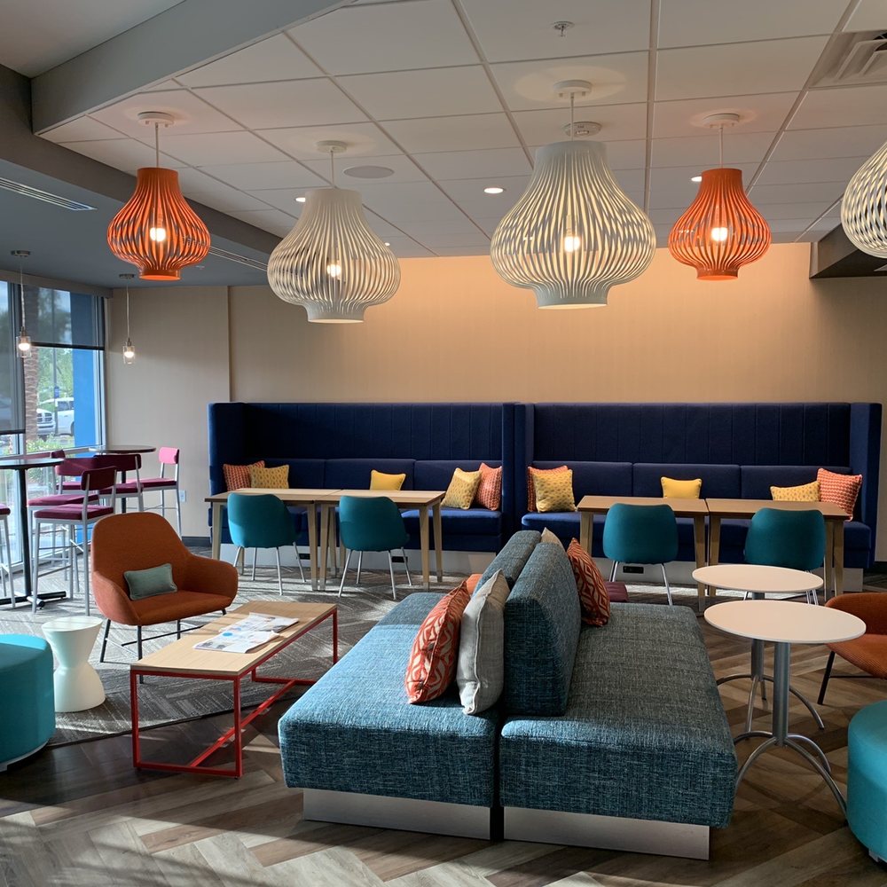 Tru by Hilton Gilbert - Lobby gathering area - Hotels Near Me - Gilbert, Arizona Tru by Hilton Gilbert - Lobby gathering area - Hotels Near Me - Gilbert, Arizona
