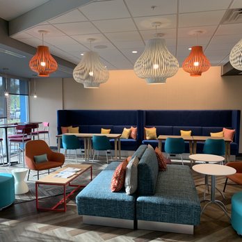 Tru by Hilton Gilbert - Lobby gathering area - Hotels Near Me - Gilbert, Arizona