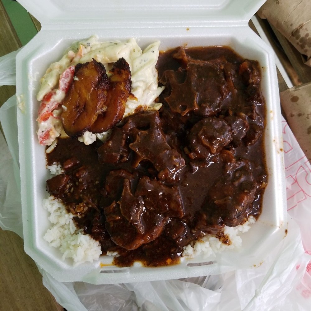 Island Pot JA - Large oxtail plate with white rice and Rasta Pasta - Caribbean Near Me - Macon, Georgia