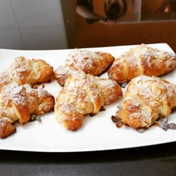 Wöllsteins Desserthaus - Mandelcroissant