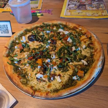 Moku Kitchen - Veggie pizza with pumpkin, pesto, etc. Very good! - Cocktail Bars Near Me - Honolulu, Hawaii