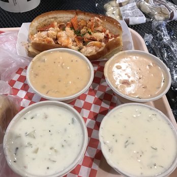 Pike Place Chowder - Chowder samplers and lobster roll - Seafood Near Me - Seattle, Washington