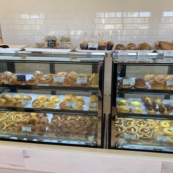 Dell's Kitchen and Bakery - Pastries - Asian Fusion Near Me - Honolulu, Hawaii