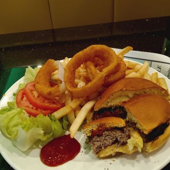 Apollo Diner - Diners Near Me - East Meadow, New York