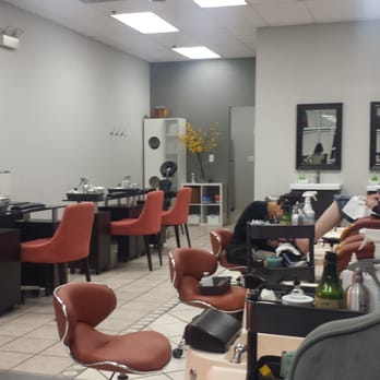 Daisy Nail and Spa - The Salon - Massage Near Me - Wheeling, Illinois