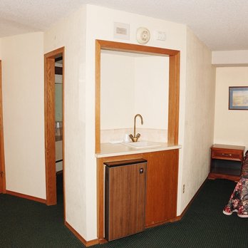 Lehrs Motel - Suite with One Bed - Hotels Near Me - Augusta, Kansas Lehrs Motel - Suite with One Bed - Hotels Near Me - Augusta, Kansas