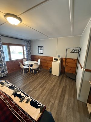 The Yardarm Motel by null