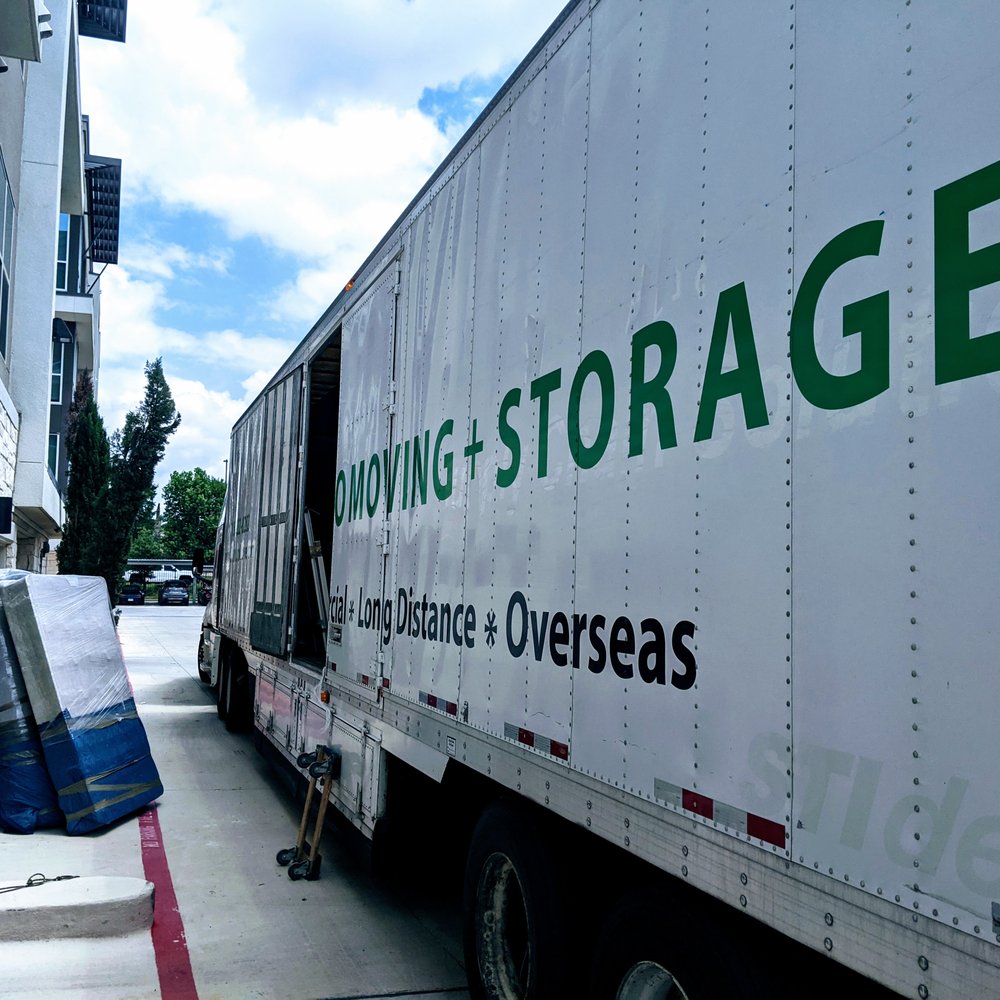 Dumbo Moving & Storage - Truck - Movers Near Me - Brooklyn, New York Dumbo Moving & Storage - Truck - Movers Near Me - Brooklyn, New York
