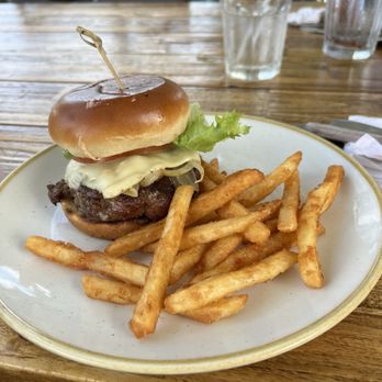 Buzz's - Burger - Steakhouses Near Me - Kailua, Hawaii