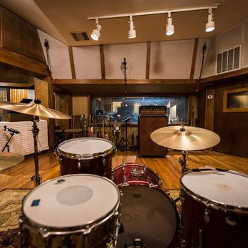 Dave's Room - Dave's Room live tracking set up.Photo: Andrew Stuart - Recording & Rehearsal Studios Near Me Dave's Room - Dave's Room live tracking set up.Photo: Andrew Stuart - Recording & Rehearsal Studios Near Me