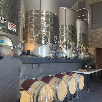 Faust - Wine Tasting Room Near Me - St. Helena, California