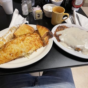 Hungry Hunter Restaurant - Breakfast & Brunch Near Me - Branson, Missouri
