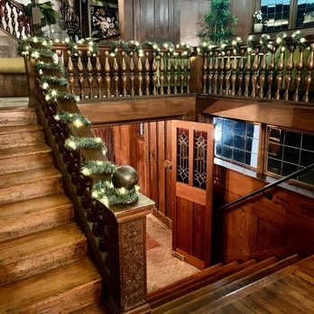 Cedar Gables Inn - Bed & Breakfast Near Me - Napa, California