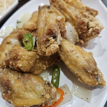 Banh Mi Amour - Salt and pepper wings - Vietnamese Near Me - Visalia, California Banh Mi Amour - Salt and pepper wings - Vietnamese Near Me - Visalia, California