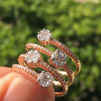 Piangola - Newest designs in 18 kt gold and natural diamonds. Call us over 30 years in the business. - Watches Near Me - Miami, Florida Piangola - Newest designs in 18 kt gold and natural diamonds. Call us over 30 years in the business. - Watches Near Me - Miami, Florida