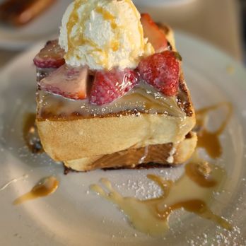 Honeybear Cafe - Tres Leches French Toast - Breakfast & Brunch Near Me - Chicago, Illinois