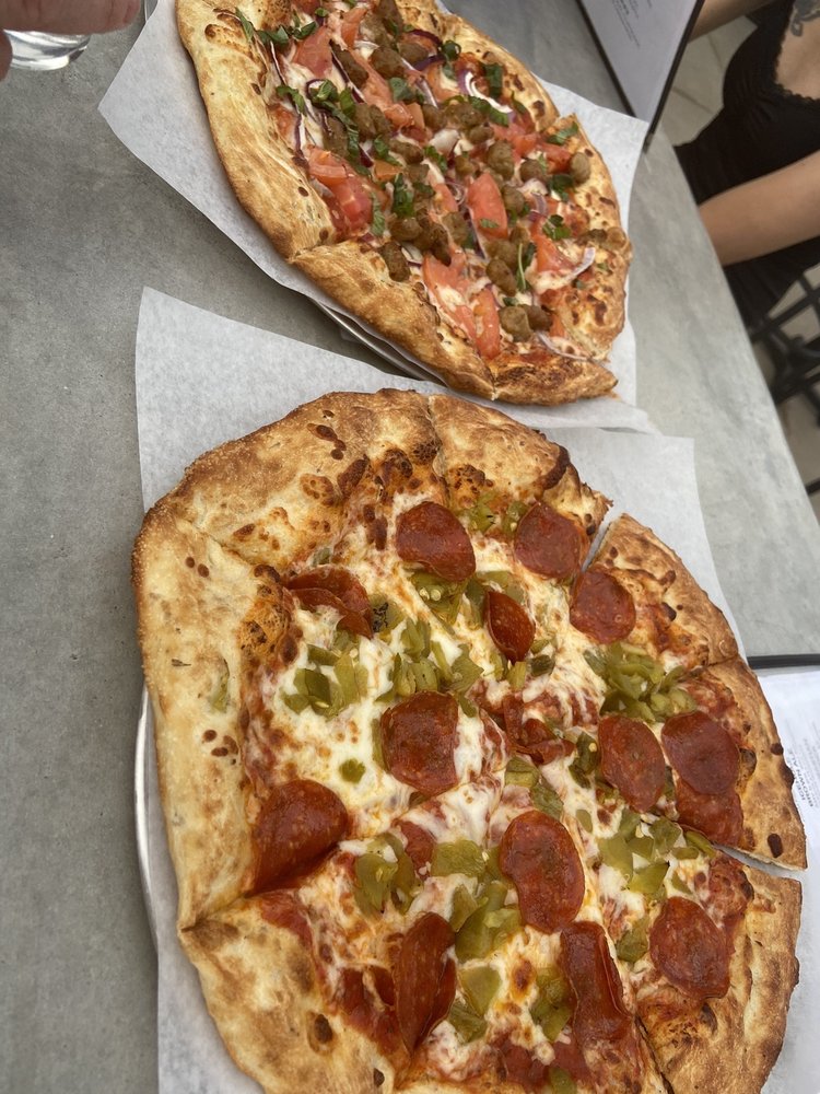 ICEBOX BREWING NORTH MAIN TAPROOM 14 Reviews Pizza 3231 N Main St