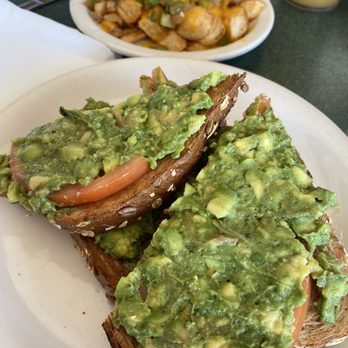 Metro Diner - American Near Me - Charlotte, North Carolina