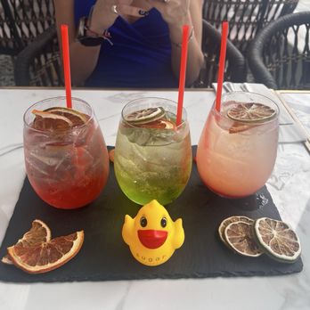 Sugar Factory - Mimosa flight ( from left to right Diosa, Rom Pom Pom, and Day Dreaming) - American Near Me - Honolulu, Hawaii Sugar Factory - Mimosa flight ( from left to right Diosa, Rom Pom Pom, and Day Dreaming) - American Near Me - Honolulu, Hawaii