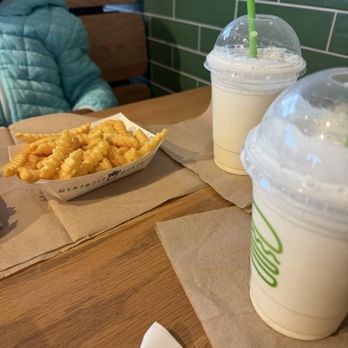 Shake Shack - Fast Food Near Me - Syracuse, New York