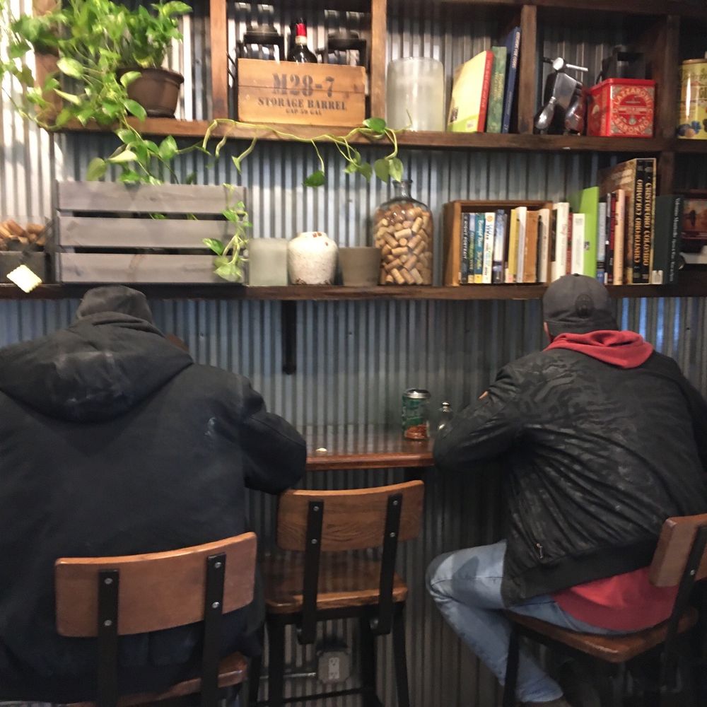 Il Baretto To Go - two people sitting at a table - Pizza Near Me - New York, New York Il Baretto To Go - two people sitting at a table - Pizza Near Me - New York, New York