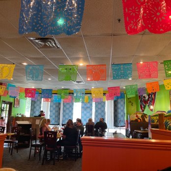 El Mariachi Mexican Grill - people eating at tables - Mexican Near Me - Kendallville, Indiana El Mariachi Mexican Grill - people eating at tables - Mexican Near Me - Kendallville, Indiana