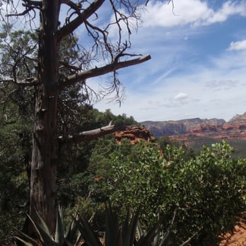 Devil's Bridge Trail - Scenery on way to Devils Bridge. - Hiking Near Me - Sedona, Arizona Devil's Bridge Trail - Scenery on way to Devils Bridge. - Hiking Near Me - Sedona, Arizona