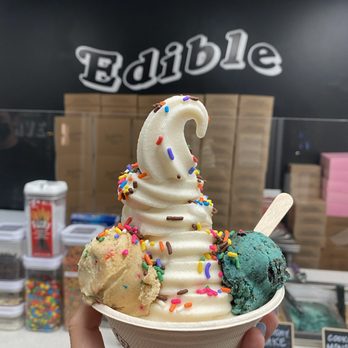 Edible - Birthday cake and cookie monster sundae - Desserts Near Me - Honolulu, Hawaii Edible - Birthday cake and cookie monster sundae - Desserts Near Me - Honolulu, Hawaii