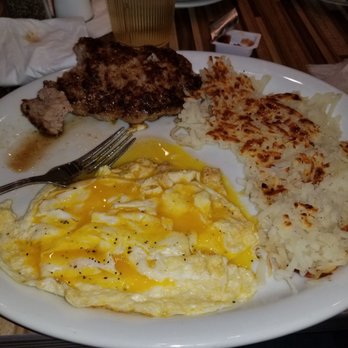 NORMS Restaurant - Undercooked sausage and raw hash browns - American Near Me - Carson, California