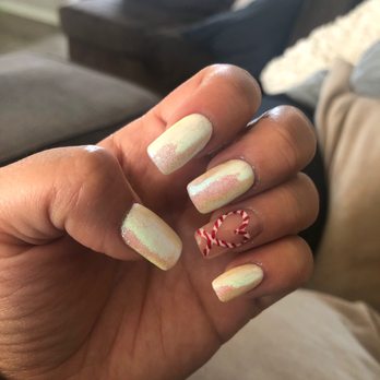Temecula Nail Bar - White/Rose-gold glitter with candy cane heart. Feeling festive. - Nail Salons Near Me - Temecula, California Temecula Nail Bar - White/Rose-gold glitter with candy cane heart. Feeling festive. - Nail Salons Near Me - Temecula, California
