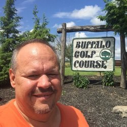 Buffalo Golf Course - Good looking golfer