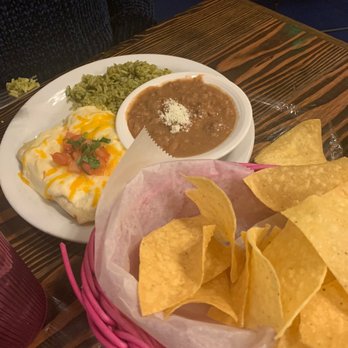 Iguana Mexican Grill - Chicken enchiladas - Mexican Near Me - Oklahoma City, Oklahoma