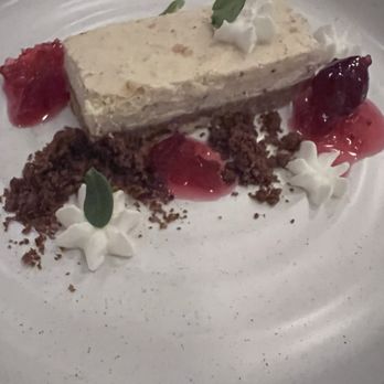 Au Courant - Gingerbread cheesecake - Modern European Near Me - Omaha, Nebraska