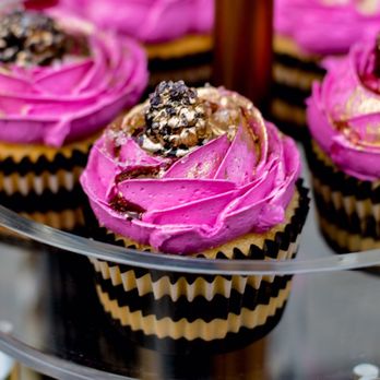 Something Sweet & Lovely - The prettiest cupcakes I've ever seen - Florists Near Me Something Sweet & Lovely - The prettiest cupcakes I've ever seen - Florists Near Me