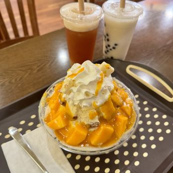 2Scoops - Mango Bingsu with bubble tea - Desserts Near Me - Abbotsford, British Columbia 2Scoops - Mango Bingsu with bubble tea - Desserts Near Me - Abbotsford, British Columbia