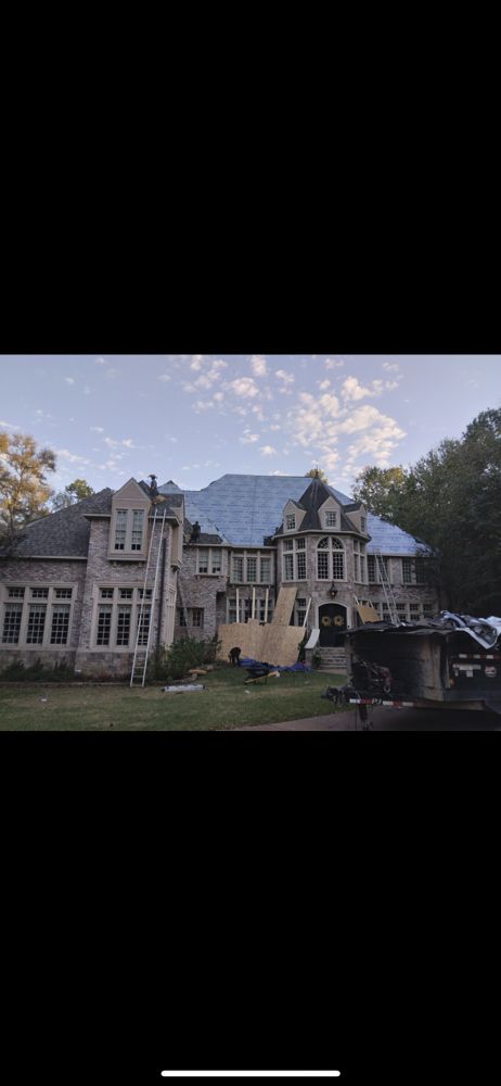 Slide of The Texan Construction & Services