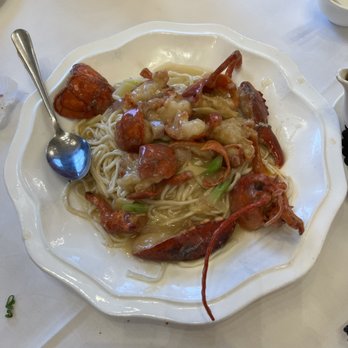 Royal Garden Seafood Restaurant - Lobster E-fu noodles - IG @bougiefoodieboi - Dim Sum Near Me - Richmond, British Columbia