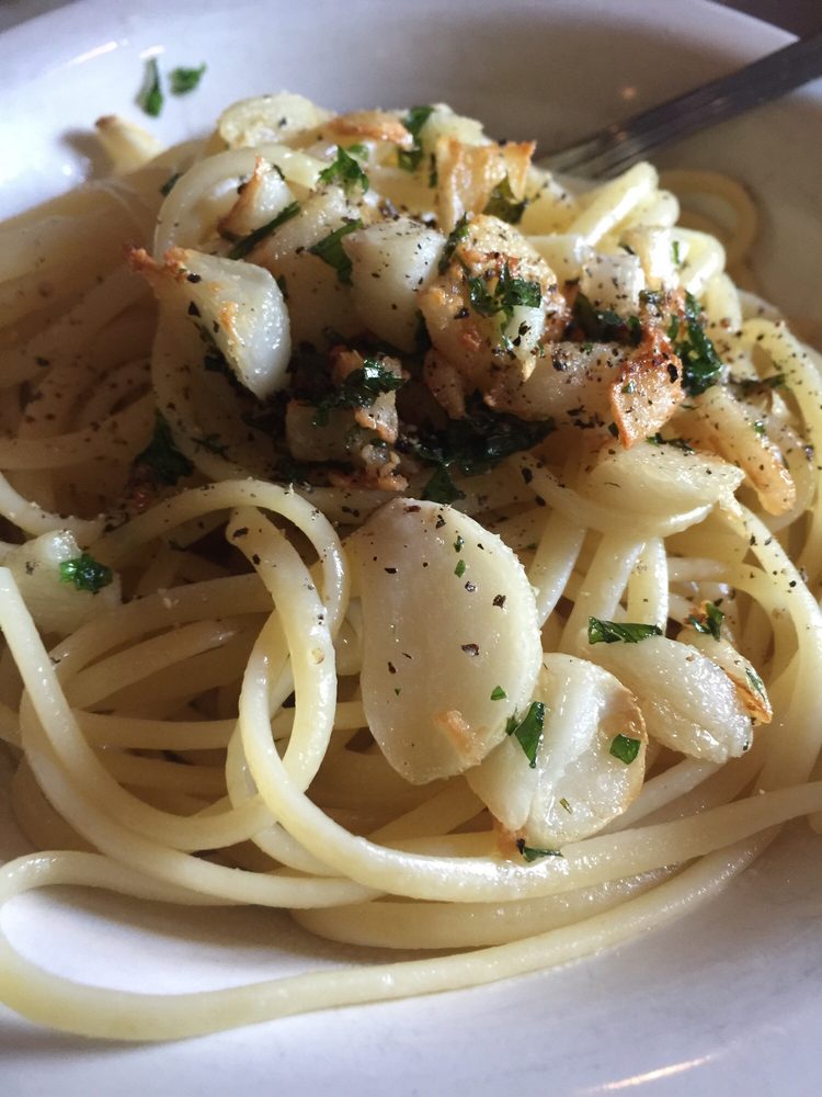 Order Linguine and White Clam Sauce food online from Venere Restaurant store, Westbury on bringmethat.com