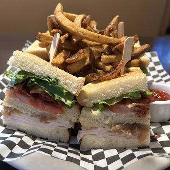 Jersey's Great Food & Spirits - The Ultimate Clubhouse Sandwich - Sports Bars Near Me - Shoreline, Washington