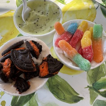Freshest Ice Creams - Peanut butter with Oreo, kiwi, and lemon with gummy worms. - Gelato Near Me - San Antonio, Texas Freshest Ice Creams - Peanut butter with Oreo, kiwi, and lemon with gummy worms. - Gelato Near Me - San Antonio, Texas