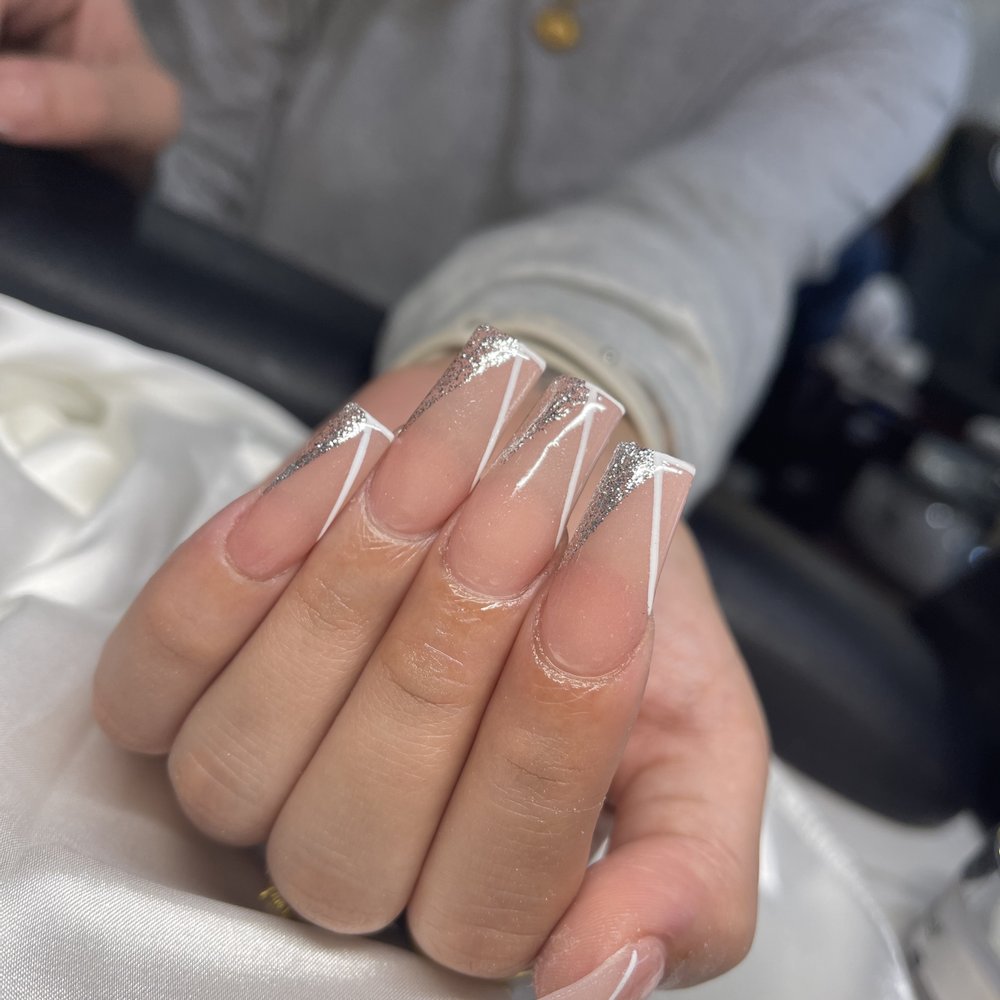 Aggregate more than 136 sparkle nails fremont songngunhatanh.edu.vn