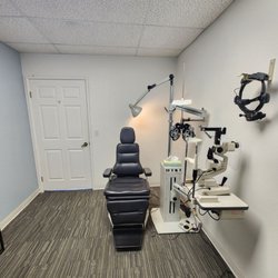 El Segundo Optometry - Exam room. Comfy chair