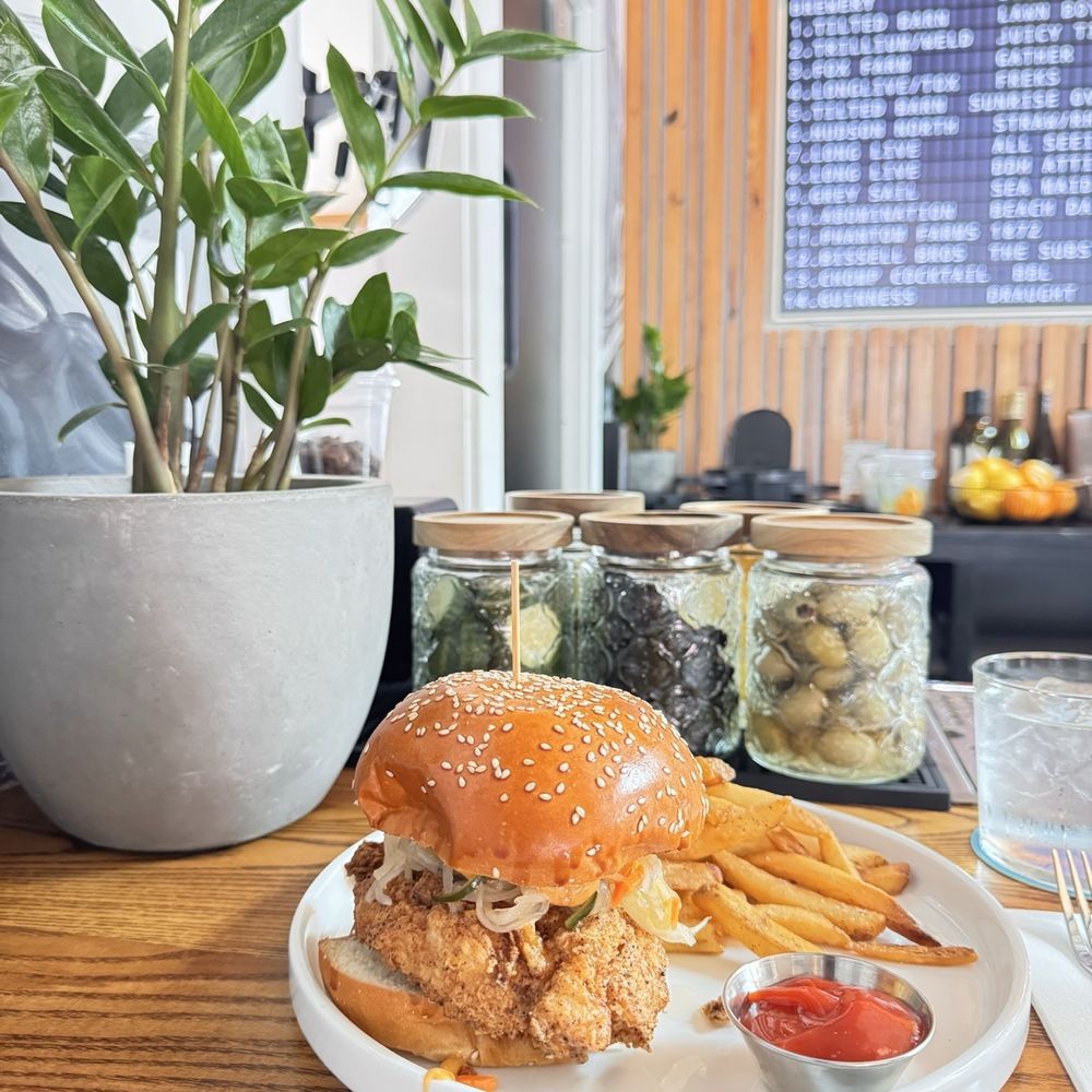 Chomp Kitchen and Drinks - Burgers Near Me - Newport, Rhode Island