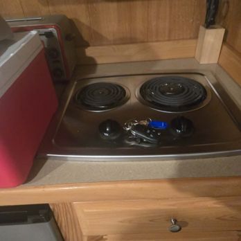 Woody's Rv Resort - Two burner stove top (we did not use) - RV Parks Near Me - Sebring, Florida