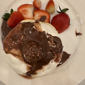 Fluffy Fluffy Dessert Cafe - Nutella Strawberry Soufflé - Desserts Near Me - Duluth, Georgia