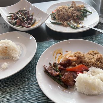 Baan Siam - pork belly (top left) and the chicken/shrimp/thin noodle (very good) - Thai Near Me - Washington, DC, District of Columbia
