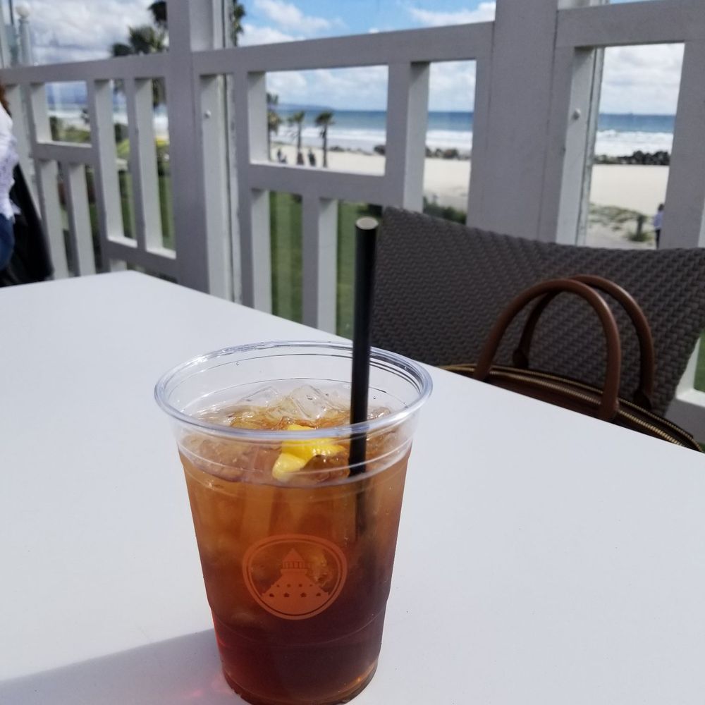 Sun Deck - Raspberry ice tea - American Near Me - Coronado, California