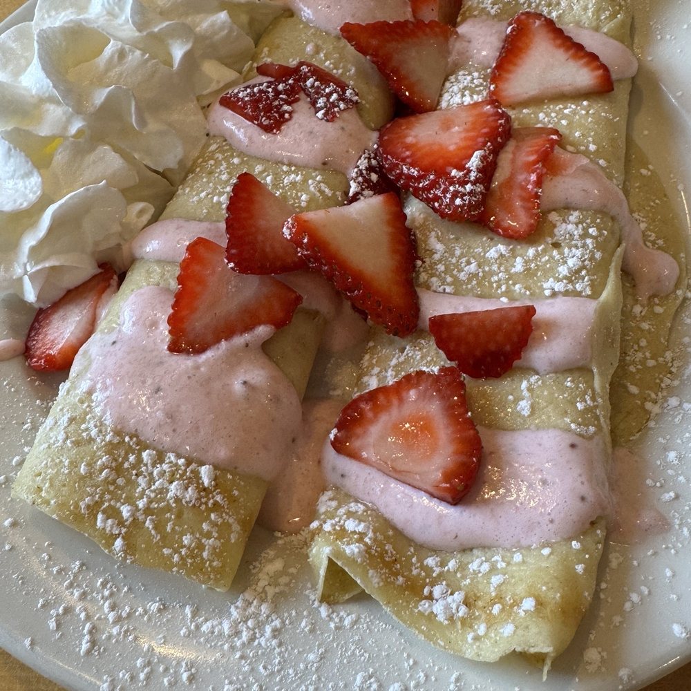 Strawberry crepes