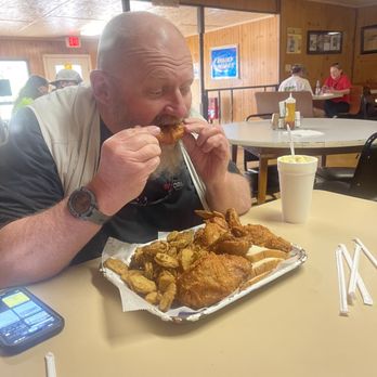 Gus's World Famous Fried Chicken - Southern Near Me - Mason, Tennessee Gus's World Famous Fried Chicken - Southern Near Me - Mason, Tennessee